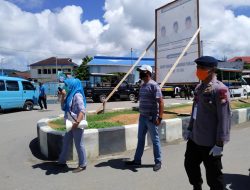 Gustu Covid-19 Kepsul Lakukan Penyemprotan Disinfektan dan Edukasi Penertiban Penggunaan Masker