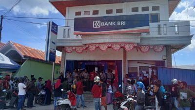 Oknum Pegawai Diduga Cairkan Uang Nasabah, BRI KCP Unit Sanana Didemo