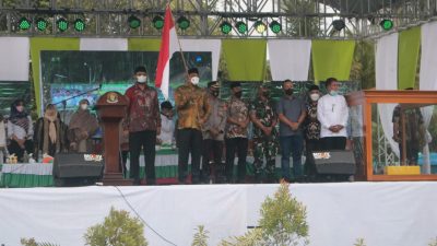 Bupati Halsel Lepas Pawai Taaruf Khafilah MTQ Tingkat Kabupaten Ke-29 Di Desa Suma