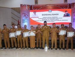 10 Desa Dapat Penghargaan Dari Bupati Bassam Kasuba Sebagai Desa Kinerja Terbaik