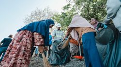 Kolaborasi Warga dan Insan Harita Nickel Bersama TNI  Gelar Aksi Bersih Pantai Angkut 3,2 Ton Sampah di Kawasi